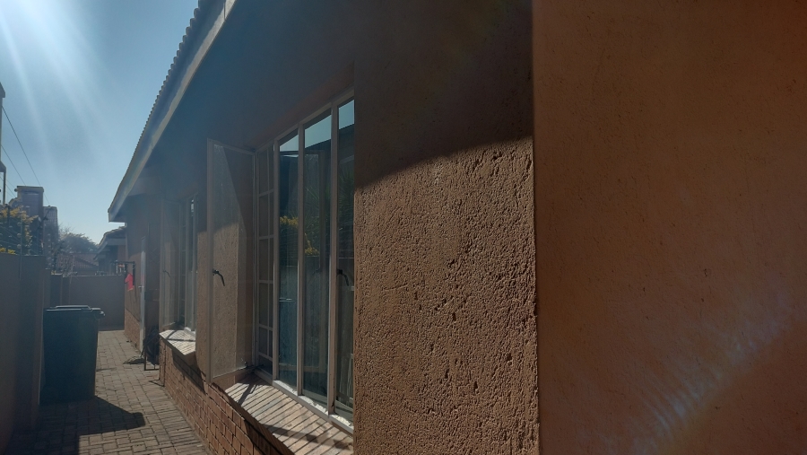 To Let 3 Bedroom Property for Rent in Waterval East North West
